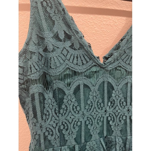 BB DAKOTA Sleeveless Lace Mini Dress - Picture 3 of 4